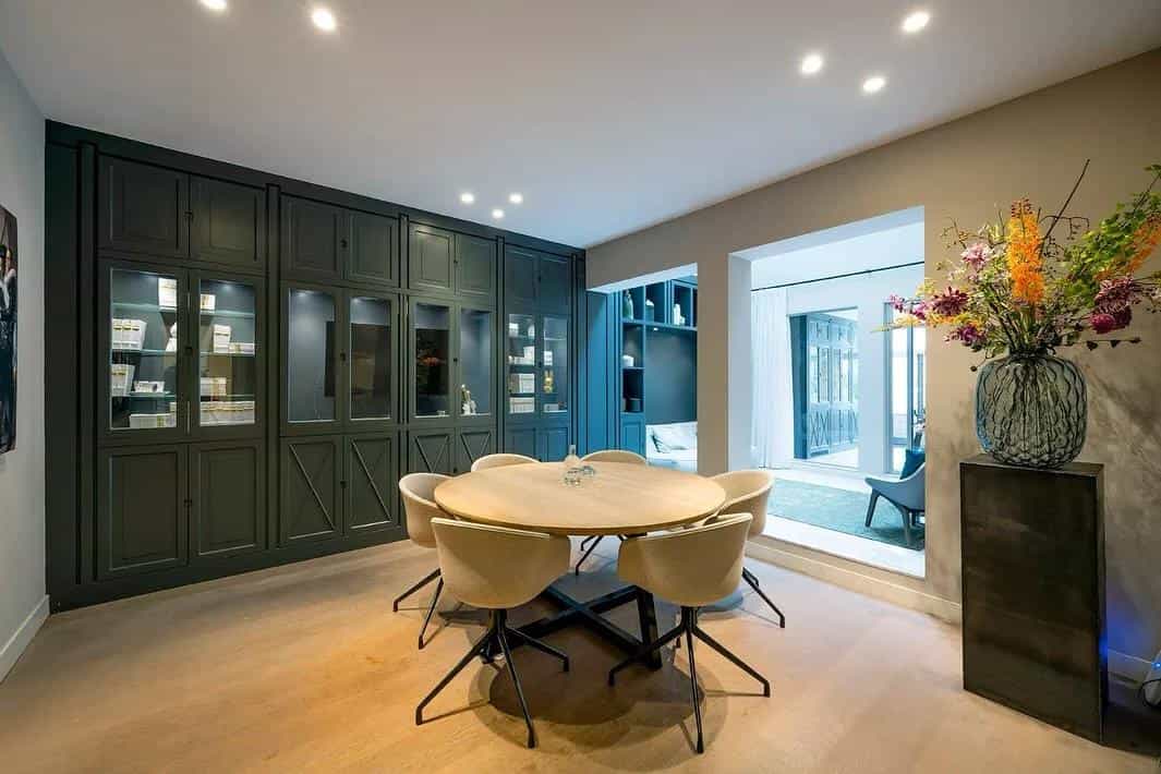 Small room for gathering